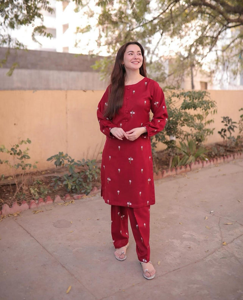 Wearing : Hania Amir , Dure Fishan And Many More Super Stars ✨